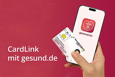 Smartphone mit gesund.de-App und eGK in einer Hand