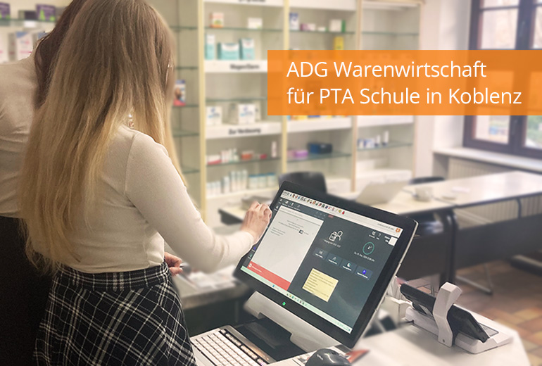 PTA Schülerin bedient Kasse ADGKAi