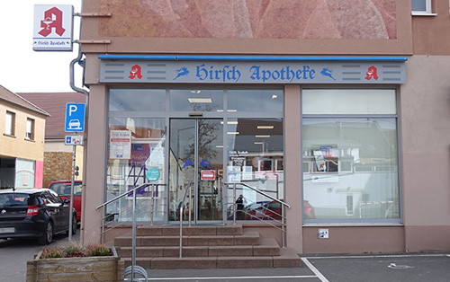 Außenansicht Hirsch-Apotheke Wöllstein